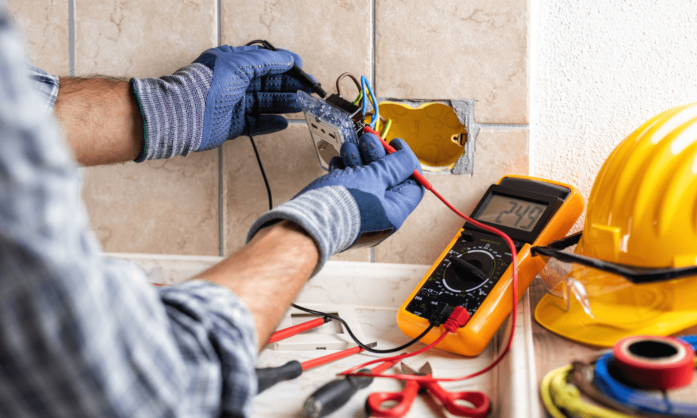 Wie der Elektro Notdienst in der Nähe Ihnen bei elektrischen Notfällen hilft
