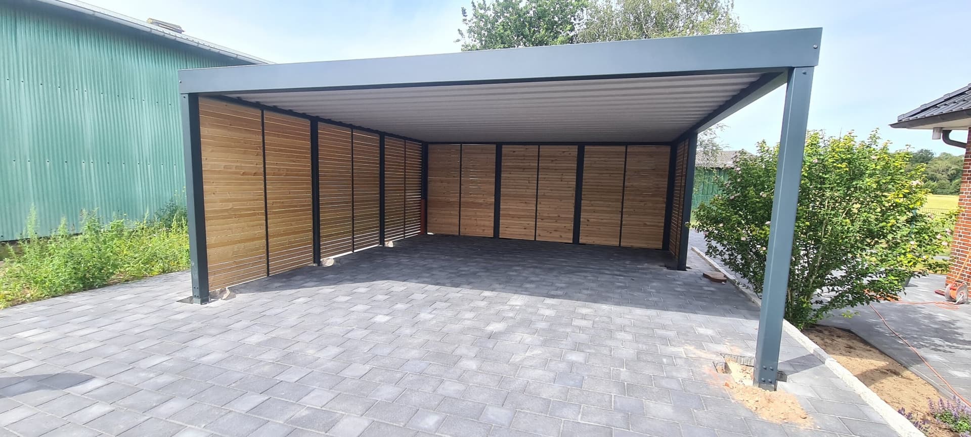 Alu Carport mit Schneelastschutz – Sicherheit auch im Winter