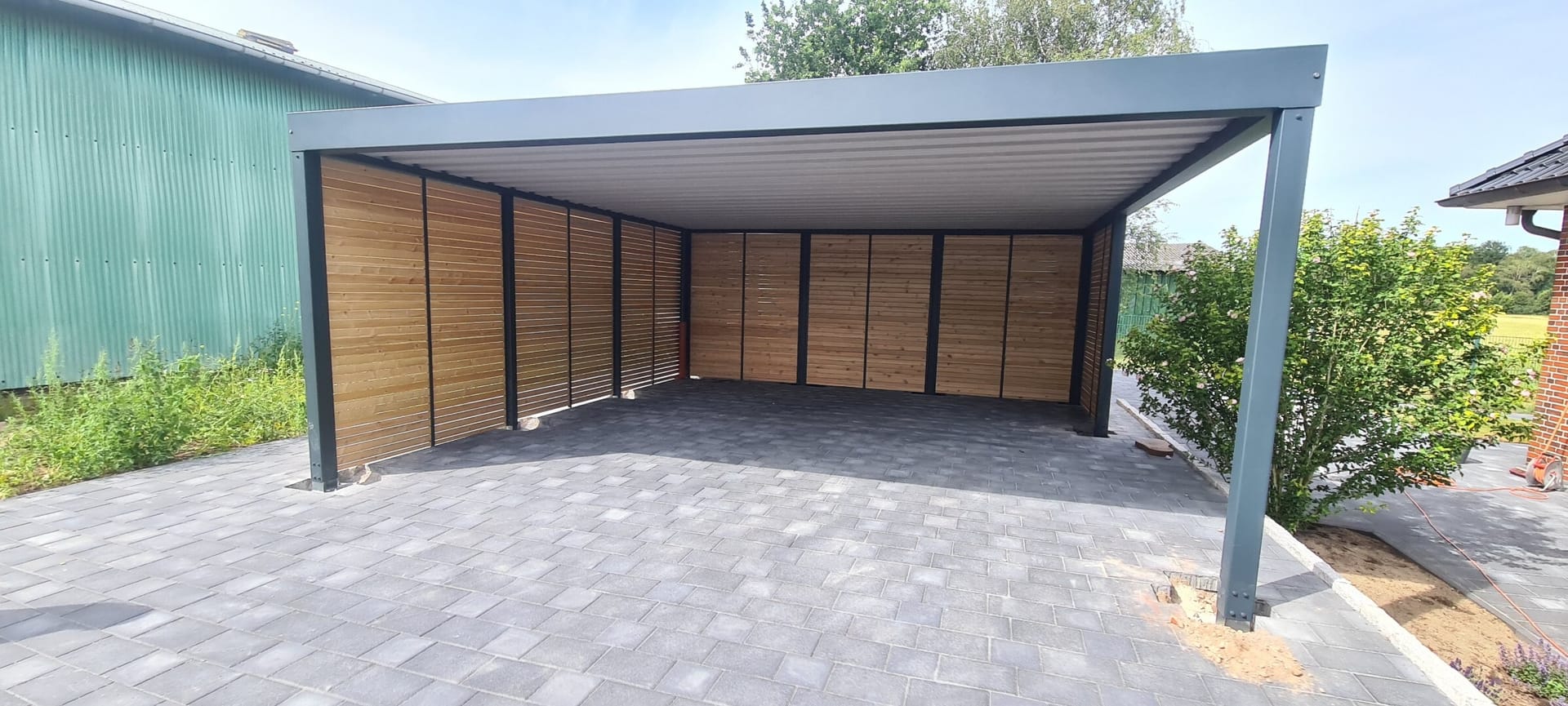 Alu Carport mit Schneelastschutz – Sicherheit auch im Winter