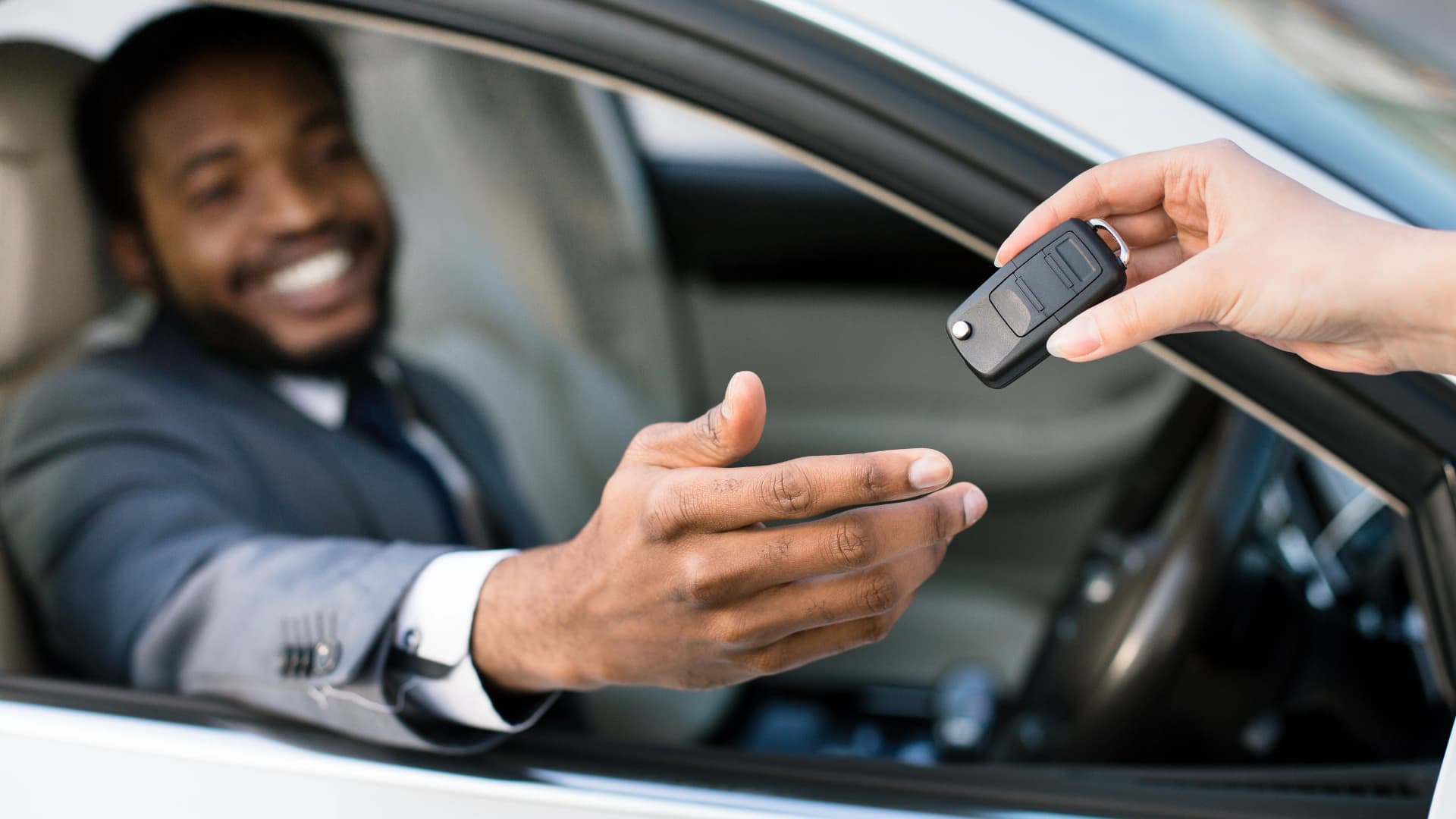 Mietwagen mit Chauffeur in Marokko: Der exklusive Weg zu reisen