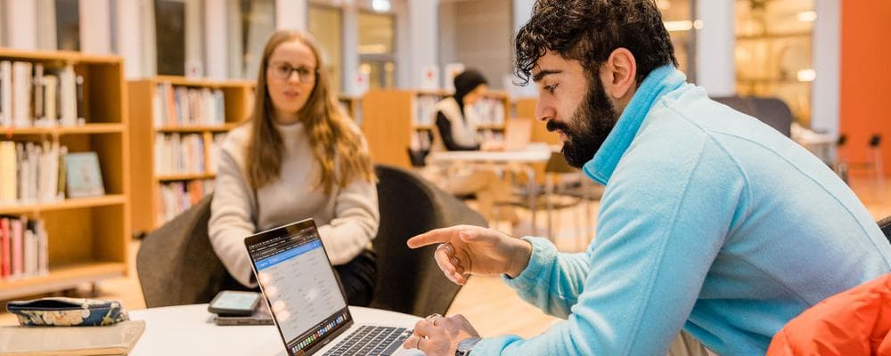Students and Faculty Embrace Elearning at AAU