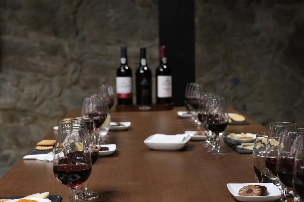 Portwein Tour in Porto: Die besten Kellereien, Verkostungen und Tipps für ein unvergessliches Erlebnis in der Stadt des Portweins